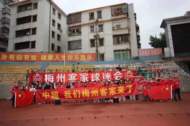一男一女打扑克网站
